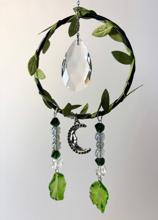 Black Round with Moon & Ivy